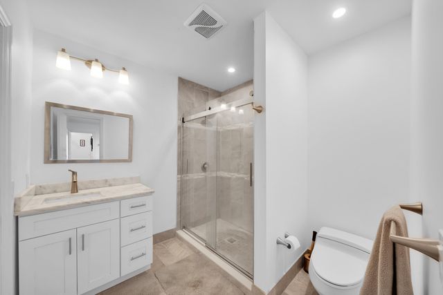 2401 SE 8th Court, Pompano Beach, FL 33062