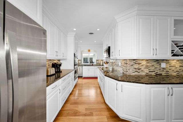 2401 SE 8th Court, Pompano Beach, FL 33062