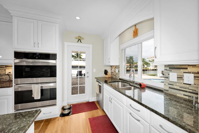 2401 SE 8th Court, Pompano Beach, FL 33062