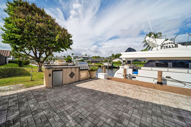 2401 SE 8th Court, Pompano Beach, FL 33062