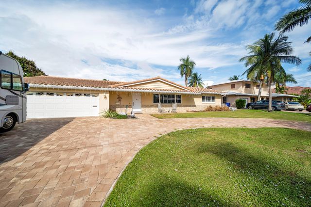 2401 SE 8th Court, Pompano Beach, FL 33062