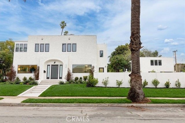 132 Belmont Avenue, Long Beach, CA 90803