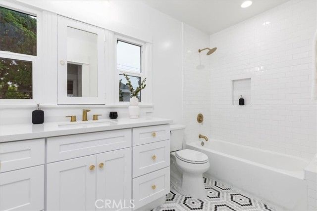 132 Belmont Avenue, Long Beach, CA 90803