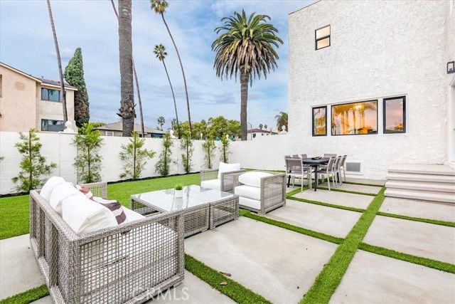 132 Belmont Avenue, Long Beach, CA 90803