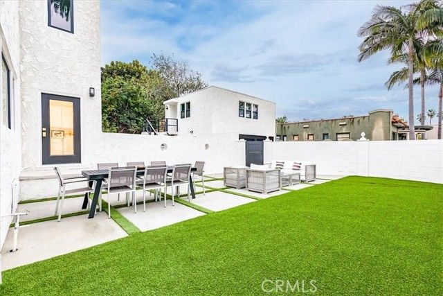 132 Belmont Avenue, Long Beach, CA 90803