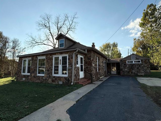 306 S 4th Street, Heber Springs, AR 72543