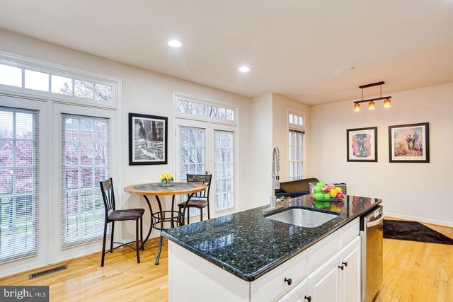 819 OAK KNOLL TER, Rockville, MD 20850