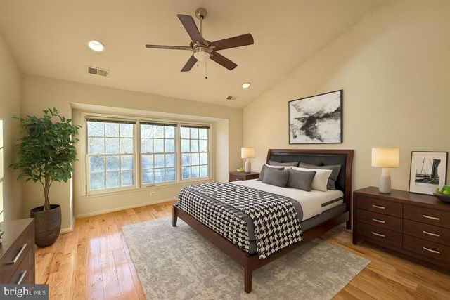 819 OAK KNOLL TER, Rockville, MD 20850