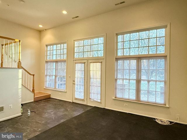 819 OAK KNOLL TER, Rockville, MD 20850