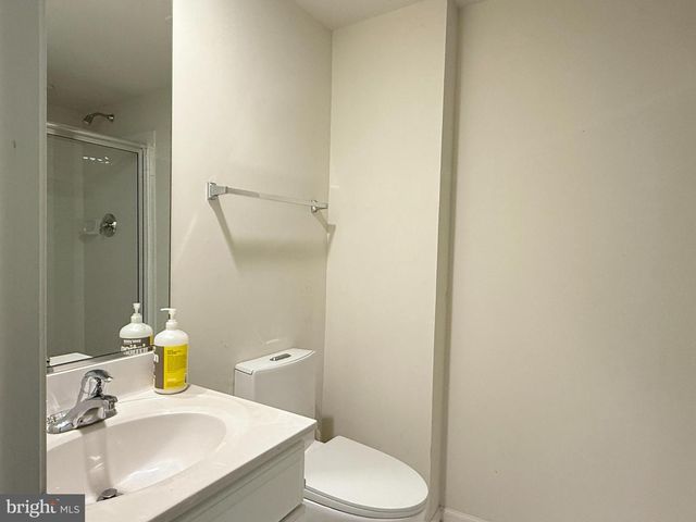 819 OAK KNOLL TER, Rockville, MD 20850