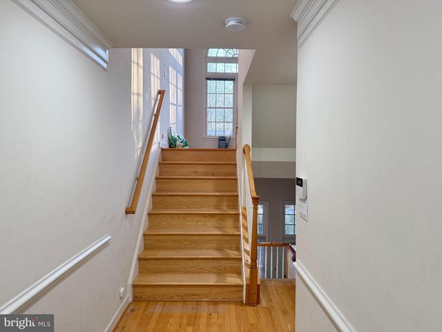 819 OAK KNOLL TER, Rockville, MD 20850
