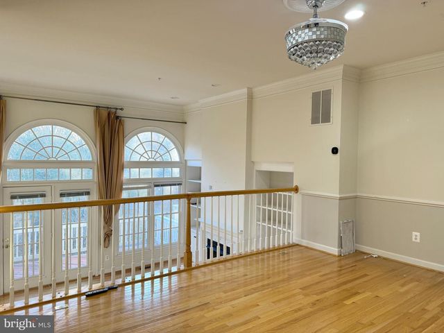 819 OAK KNOLL TER, Rockville, MD 20850