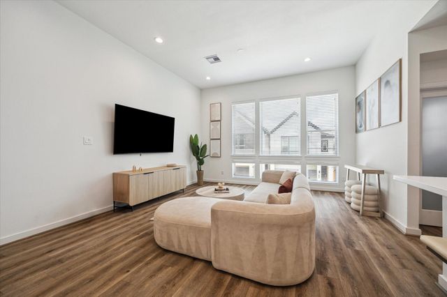 1103 Highland Ranch Ln, Houston, TX 77091