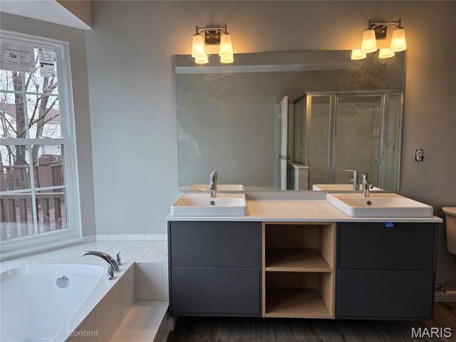 2115 Riding Spur Drive, Maryland Heights, MO 63146