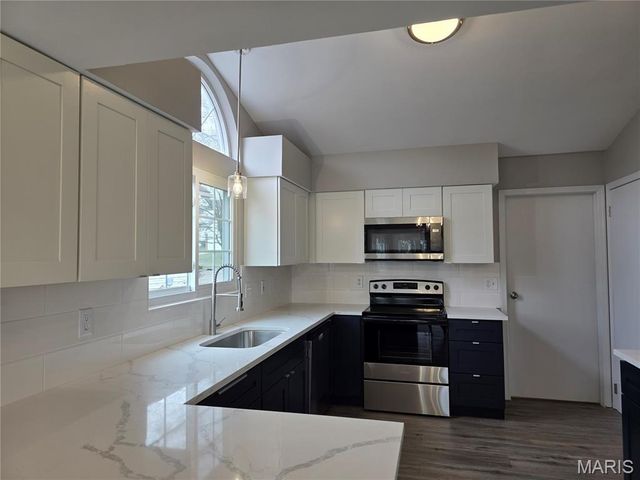 2115 Riding Spur Drive, Maryland Heights, MO 63146