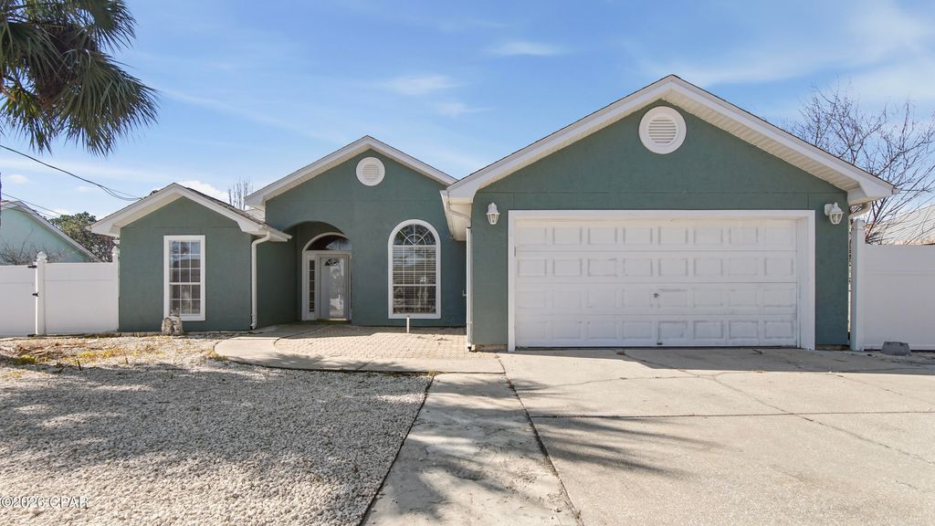 919 Pelican Place, Panama City Beach, FL 32407