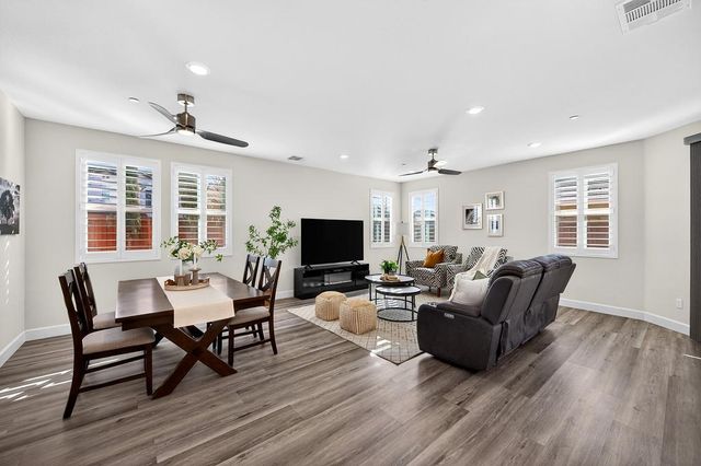 2201 Symphony Ave, Roseville, CA 95747