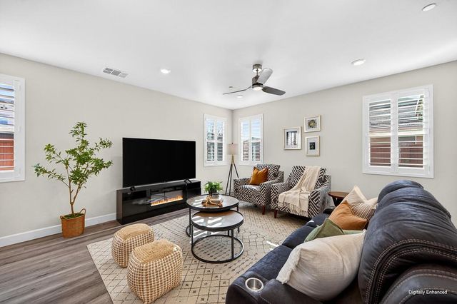 2201 Symphony Ave, Roseville, CA 95747