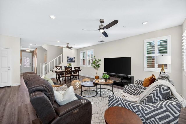 2201 Symphony Ave, Roseville, CA 95747