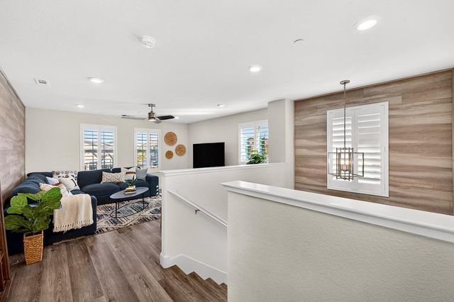 2201 Symphony Ave, Roseville, CA 95747