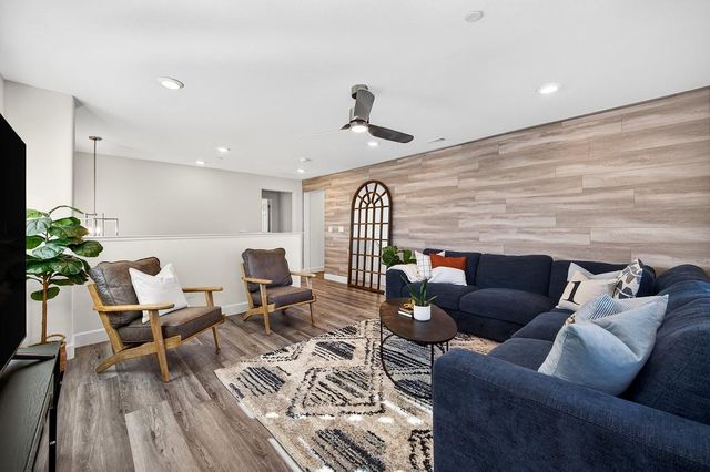 2201 Symphony Ave, Roseville, CA 95747