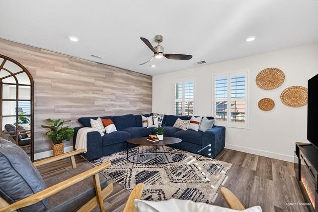 2201 Symphony Ave, Roseville, CA 95747