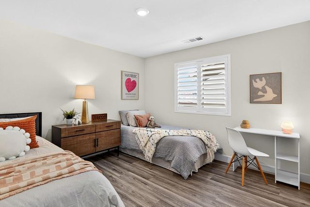 2201 Symphony Ave, Roseville, CA 95747