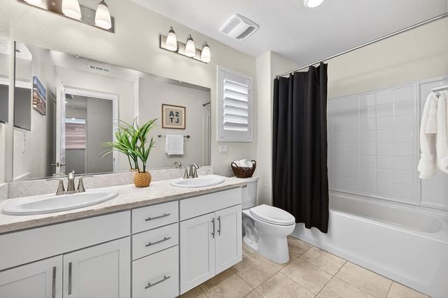 2201 Symphony Ave, Roseville, CA 95747