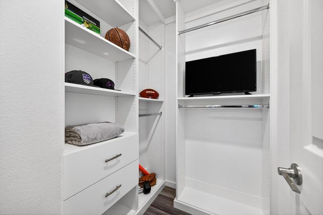 2201 Symphony Ave, Roseville, CA 95747