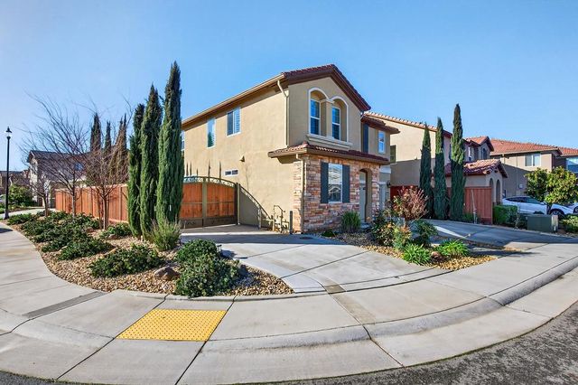 2201 Symphony Ave, Roseville, CA 95747