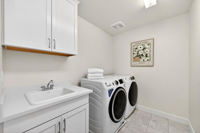 2201 Symphony Ave, Roseville, CA 95747