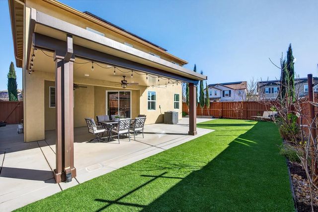 2201 Symphony Ave, Roseville, CA 95747