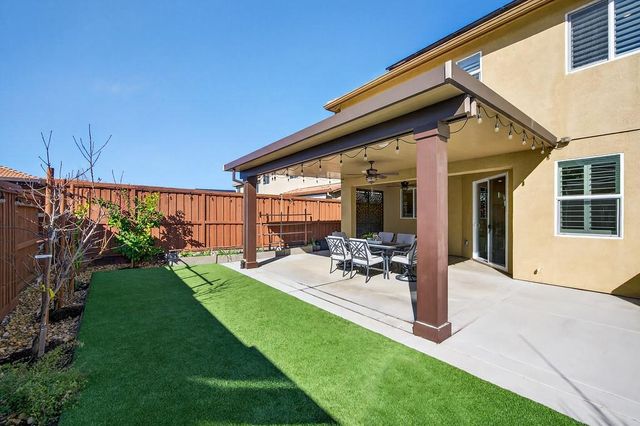 2201 Symphony Ave, Roseville, CA 95747