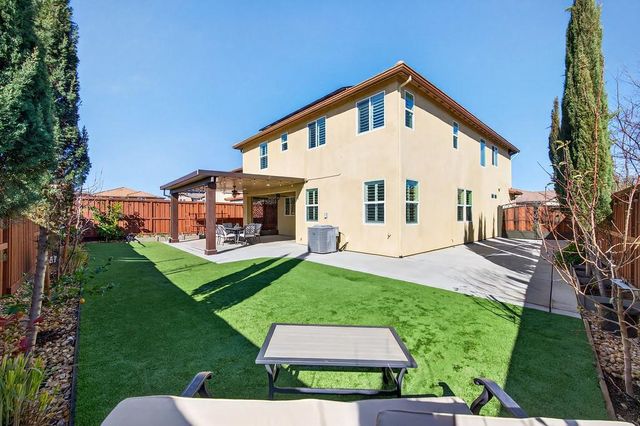 2201 Symphony Ave, Roseville, CA 95747