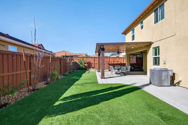 2201 Symphony Ave, Roseville, CA 95747