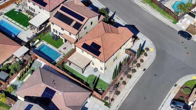 2201 Symphony Ave, Roseville, CA 95747