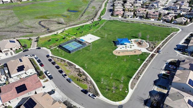 2201 Symphony Ave, Roseville, CA 95747