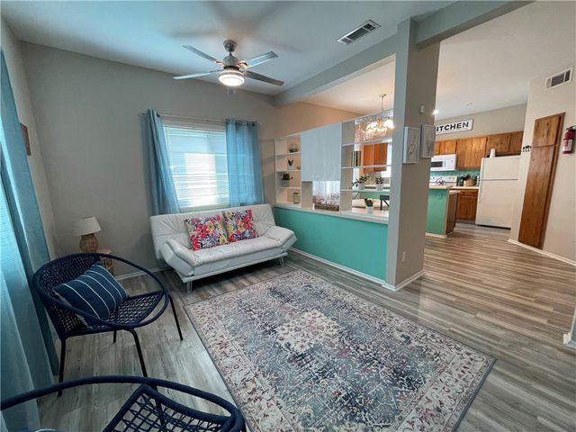 15010 Leeward Dr 706, Corpus Christi, TX 78418