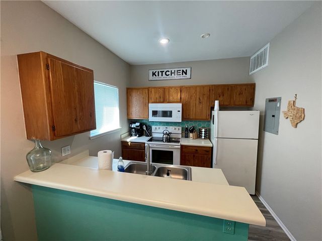 15010 Leeward Dr 706, Corpus Christi, TX 78418