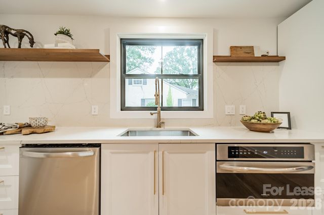 2528 Providence Road, Charlotte, NC 28211