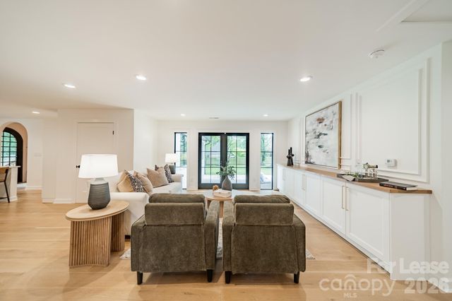 2528 Providence Road, Charlotte, NC 28211