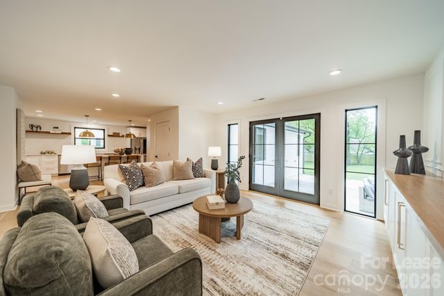 2528 Providence Road, Charlotte, NC 28211