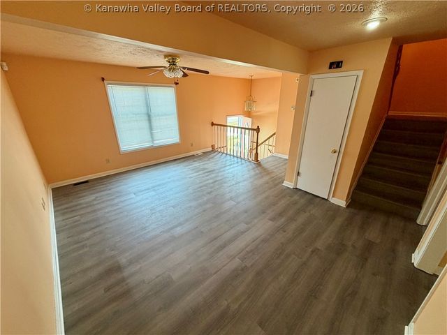 105 Geronimo Drive, St Albans, WV 25177