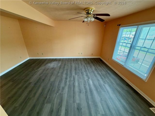 105 Geronimo Drive, St Albans, WV 25177
