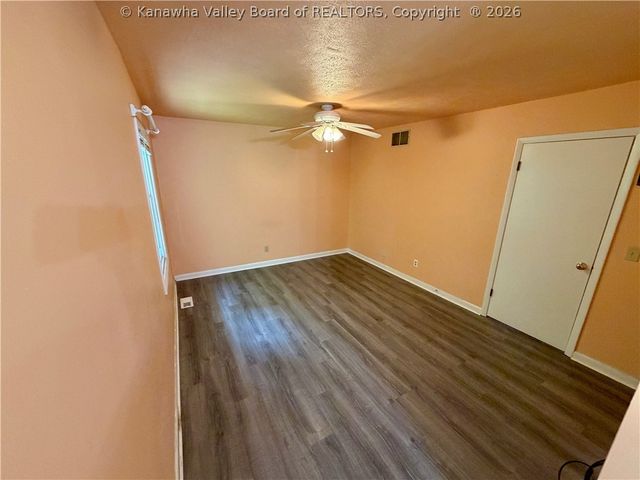 105 Geronimo Drive, St Albans, WV 25177