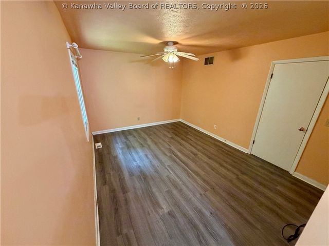 105 Geronimo Drive, St Albans, WV 25177