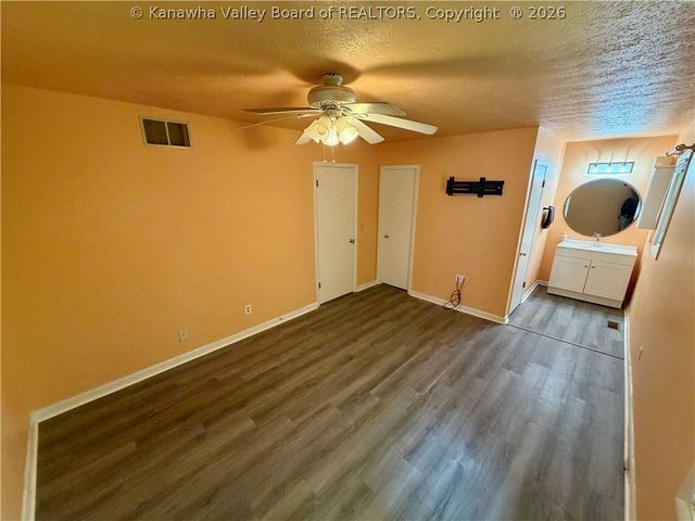 105 Geronimo Drive, St Albans, WV 25177