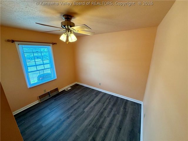 105 Geronimo Drive, St Albans, WV 25177