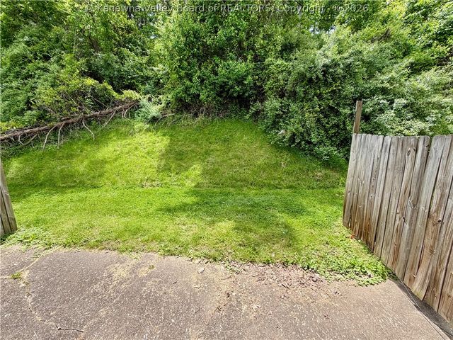 105 Geronimo Drive, St Albans, WV 25177