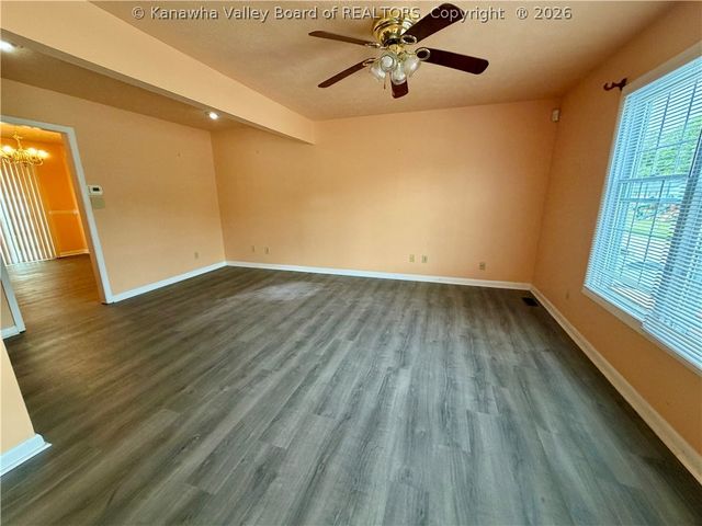 105 Geronimo Drive, St Albans, WV 25177